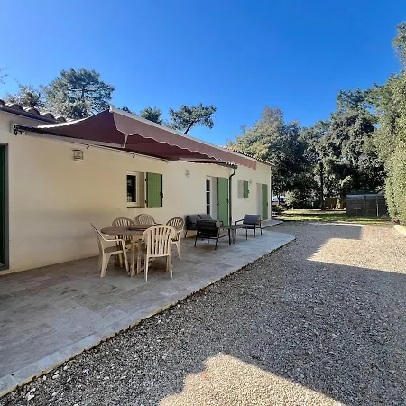 308 Les Grenettes Garden, Parking, *